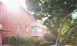 Image missing alt text