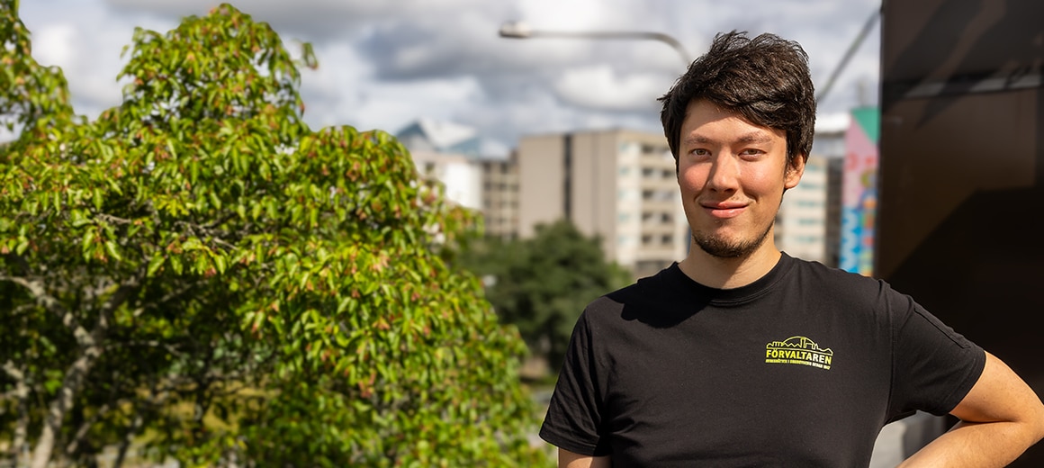 Bild för: Stefan leder sommarjobbare: ”Man lär sig saker av att hjälpa andra”